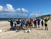 De ræser ikke for at komme først, men for at rense stranden