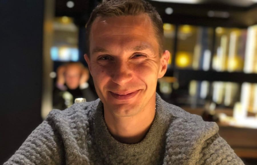 Theis Bruun startede som frivillig spejder som ung og har sidenhen dyrket frivillighed på mange måder – senest gennem Røde Kors’ Parat-app. Privatfoto.