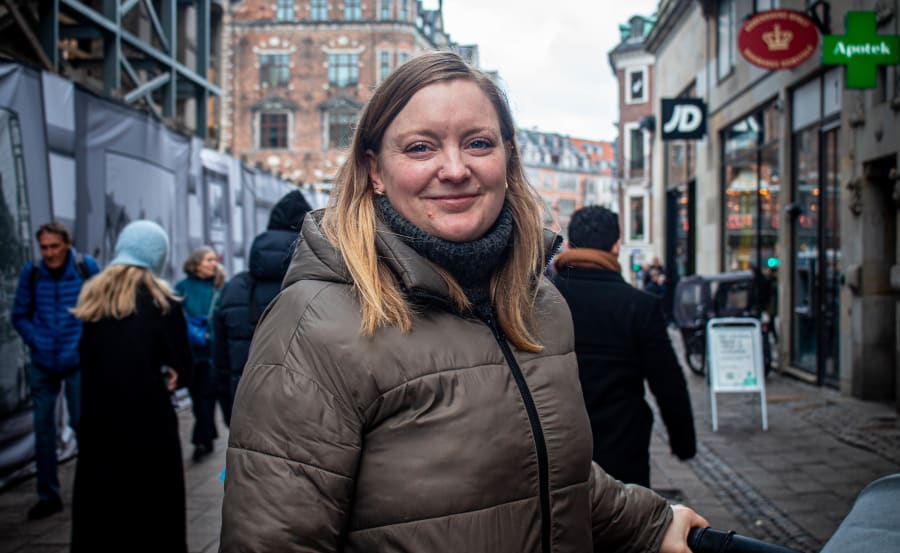 Sophie Ryding er på barsel og havde tid til at svare på spørgsmål om affaldssortering: Foto: Lauge Eilsøe-Madsen