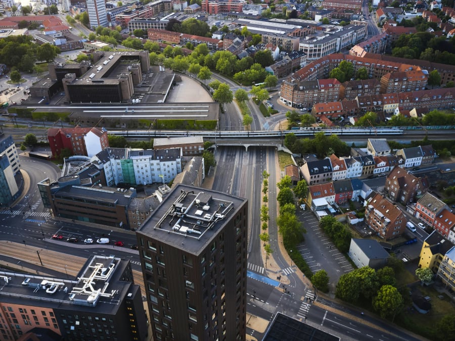 Byggeri og drift af bygninger står for hele 37 procent af drivhusgasudledningen på kloden. Foto: iStock/Westersoe