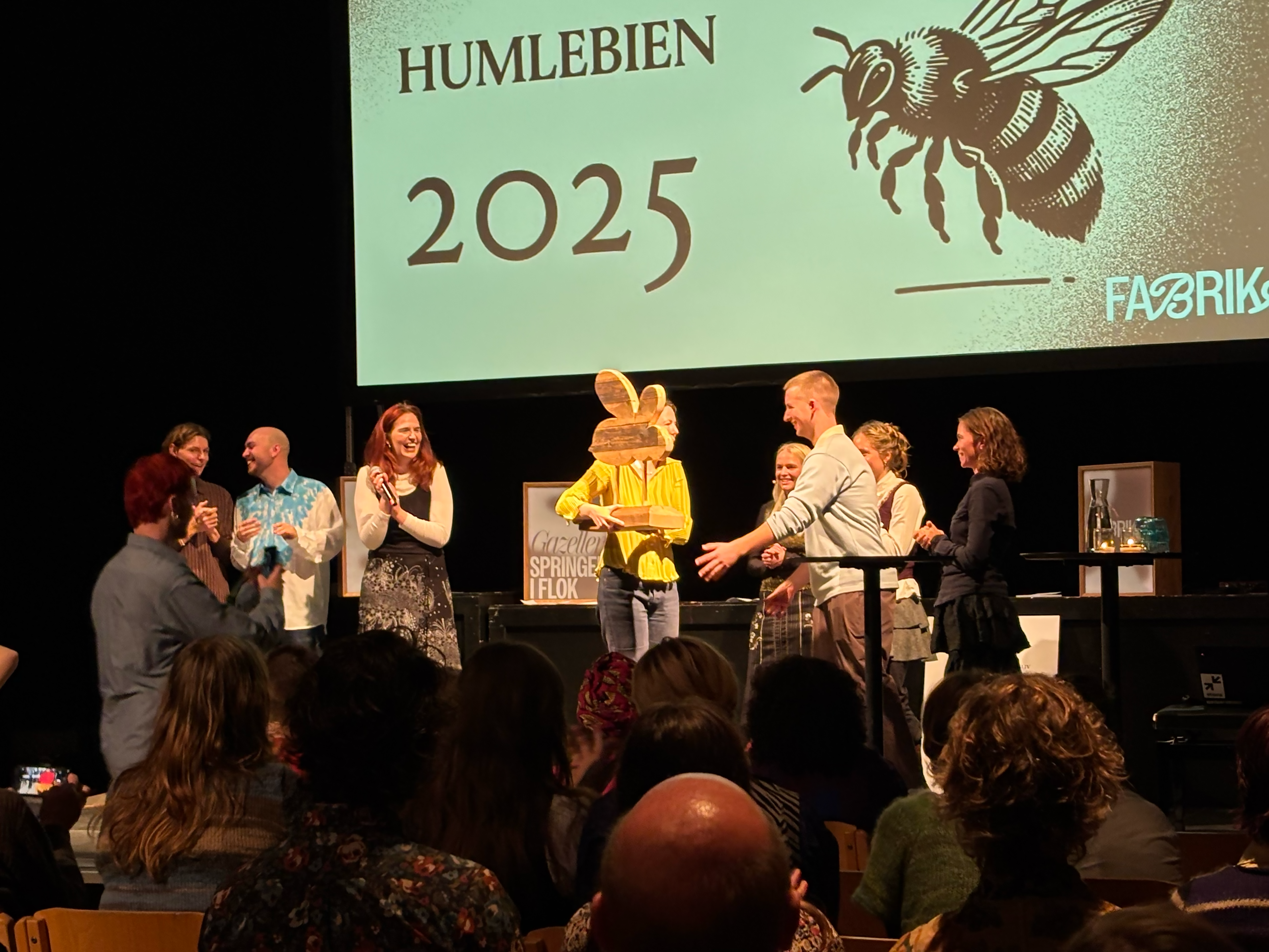 Københavns Fødevarefællesskab løb med sejren og modtog den første Humlebipris under Fabrika-festivalen. Foto: Minna Green-Maguire