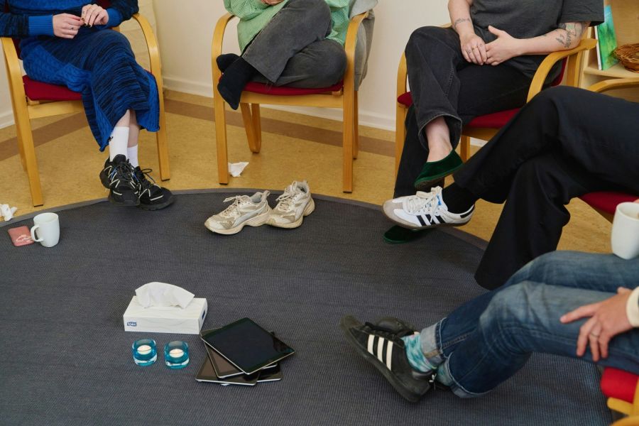 For mange unge er et terapiforløb det første sted, de taler med andre om at være opvokset i et hjem med stoffer eller alkohol. Foto: TUBA